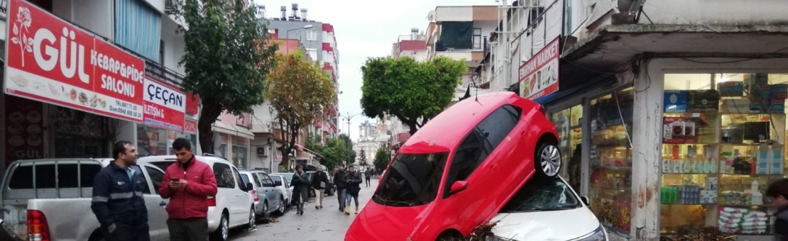 Bakan Soylu Antalya'daki selde hasar rakamını açıkladı! 